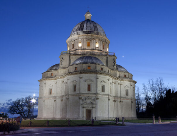 Tempio_S_M_Consolazione_con spicchio di luna